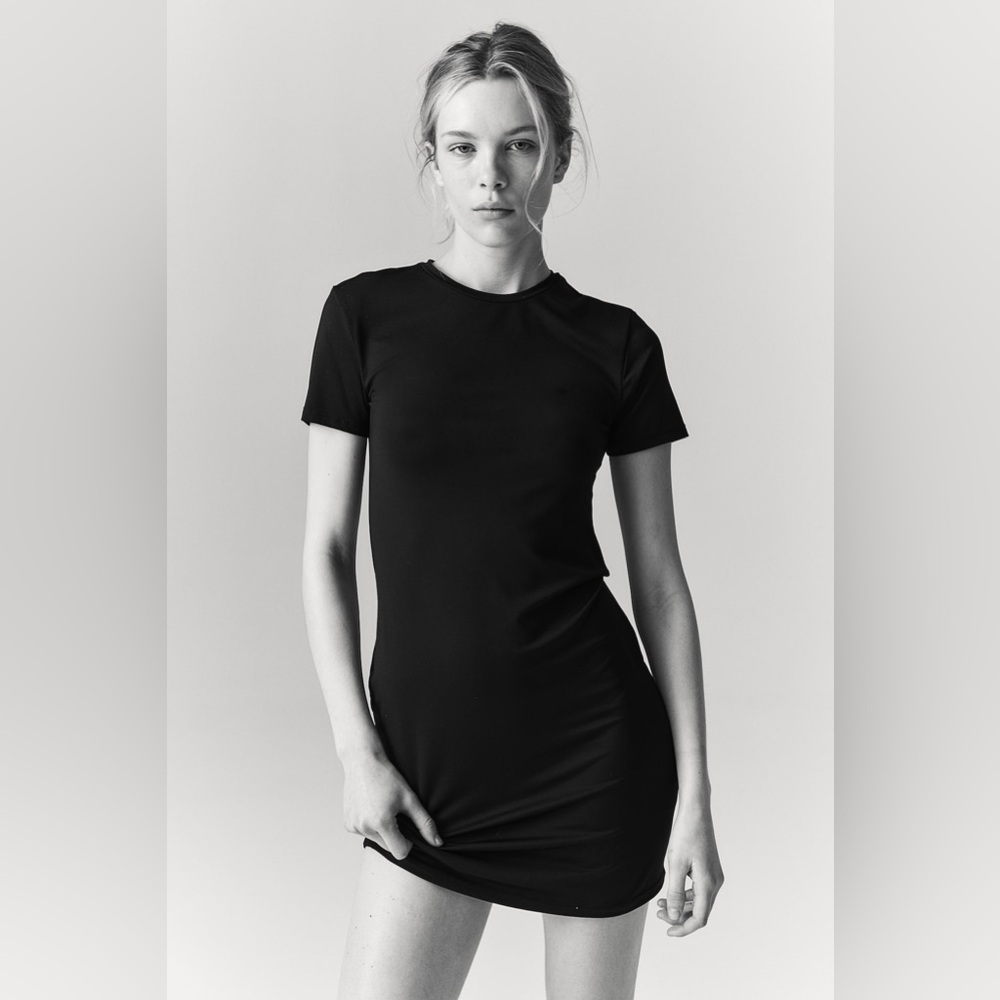H&M Black Fitted T-Shirt Dress